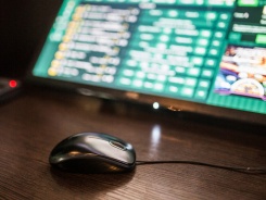 Рост онлайн-букмекеров, новая жена Питта и 5 лет тюрьмы за ставки