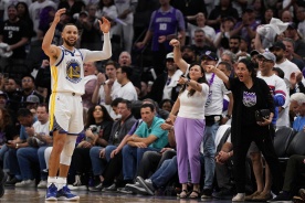 «Сакраменто Кингз» — «Голден Стэйт Уорриорз». По очереди