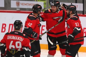 «Авангард» — «Нефтехимик». Прогноз: Бек, Войнов и Порядин порадуют голами в матче КХЛ