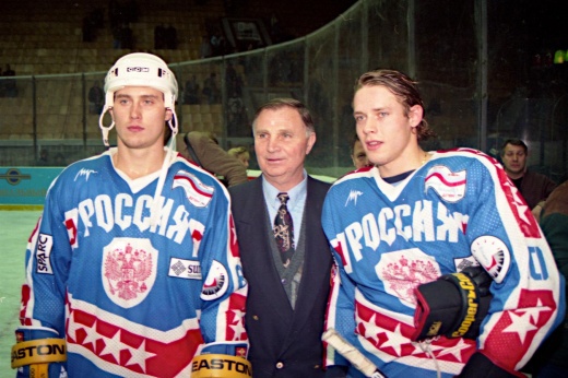Наш хоккей в фотографиях 90-х. Лучшие русские играли в НХЛ, но не забывали про родину