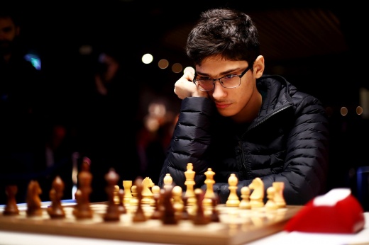 «Гений, но настоящий псих!» Станет ли вспыльчивый Фируджа чемпионом мира по шахматам?