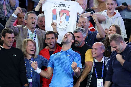 «Моя большая сербская семья». Кто стоит за успехами чемпиона АО-2023 Новака Джоковича