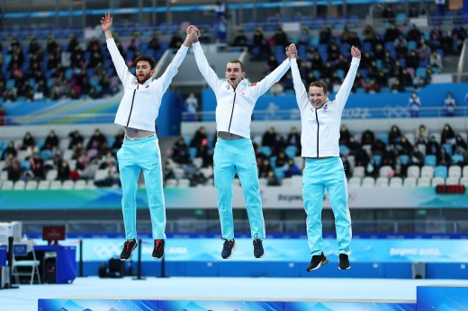 Парадокс в коньках на Олимпиаде: Россия установила мировой рекорд, но осталась без золота