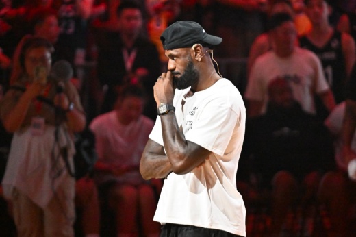 «Лейкерс» дали понять, что эпоха Леброна Джеймса подходит к концу. Вот главная причина