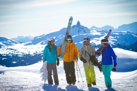 Как вести себя на склоне? 11 правил для лыжников и сноубордистов, которые нельзя нарушать
