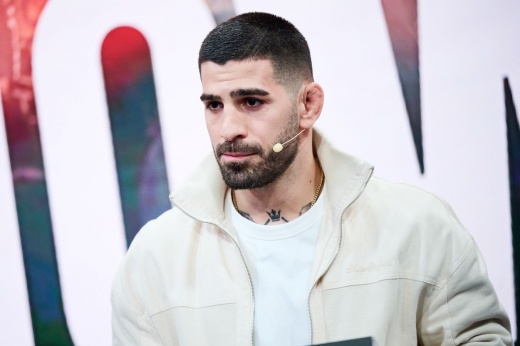 Очень странный ход суперзвезды UFC. Зачем Топурия отказался от своих тренеров?