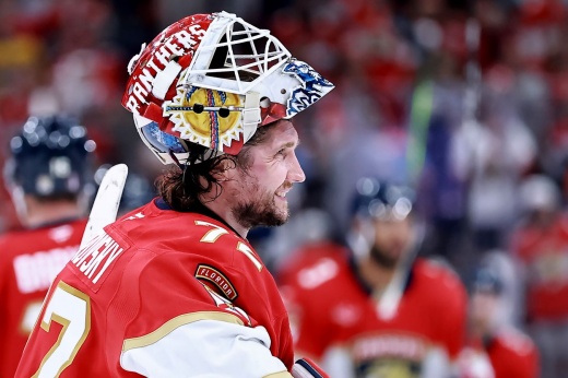 «Его пытались обменять». Как Бобровский из провала стал главным творцом успехов «Флориды»