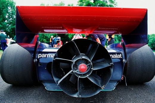 От «пылесоса» до мегаруля. 10 самых необычных и прорывных разработок в Формуле-1
