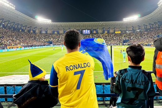 Сходили на матч Роналду в Саудовской Аравии: там мощные фанаты и много признаний в любви