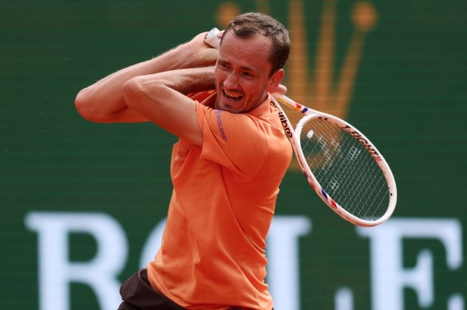 «Его «любимый» грунт». Реакция на две «баранки» и антирекорд века Медведева в Монте-Карло