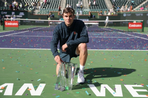 Соперник Медведева снёс 4 топов и серию Алькараса. Как Дрейпер взял Индиан-Уэллс в 2025-м