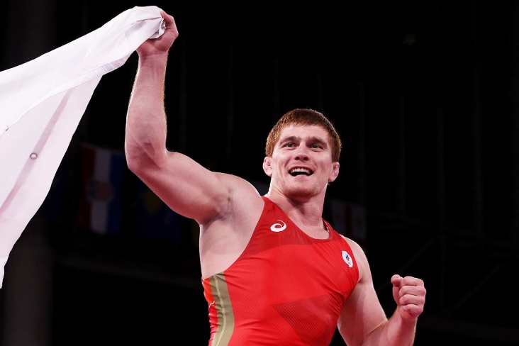 Евлоев принёс России первое золото в борьбе