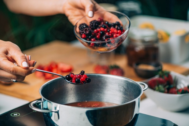 К мясу, рыбе и десерту: 3 лёгких соуса из ягод К мясу, рыбе и десерту: 3 лёгких соуса из ягод