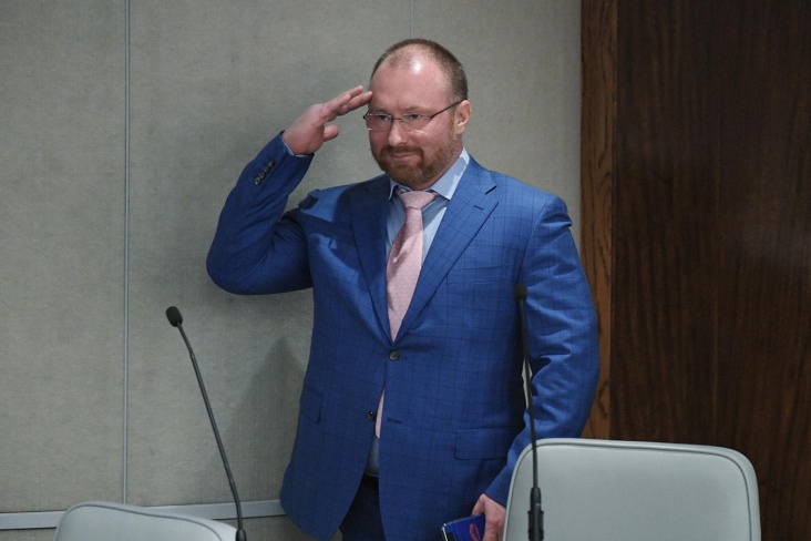 Депутат Лебедев назвал предательством и бредом реш