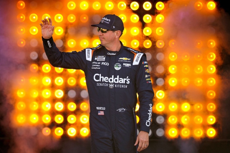 Пилот NASCAR из мести протаранил соперника