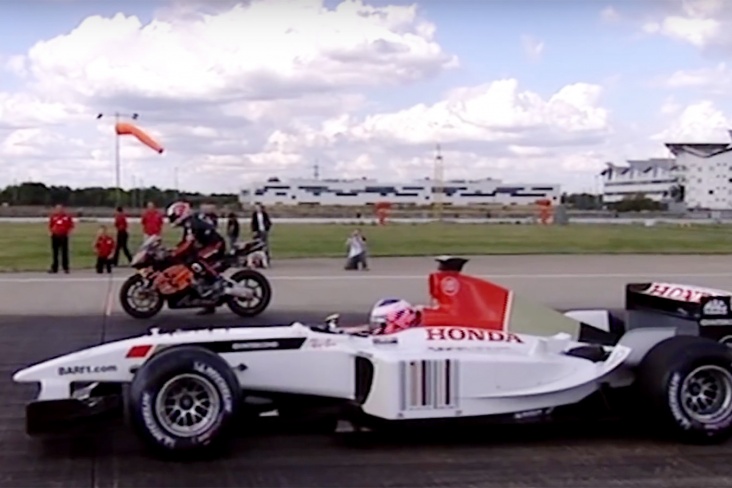 Формула-1 против Супербайка и гоночной лодки