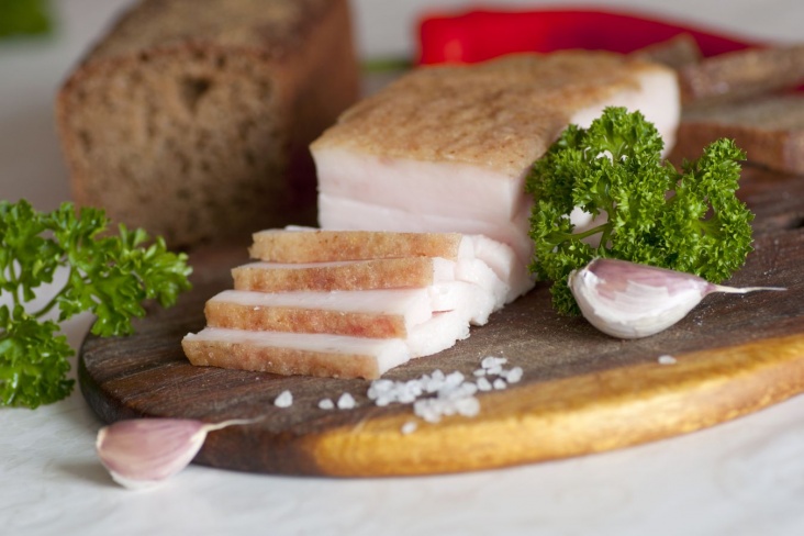 Нутрициолог назвала неожиданную пользу сала