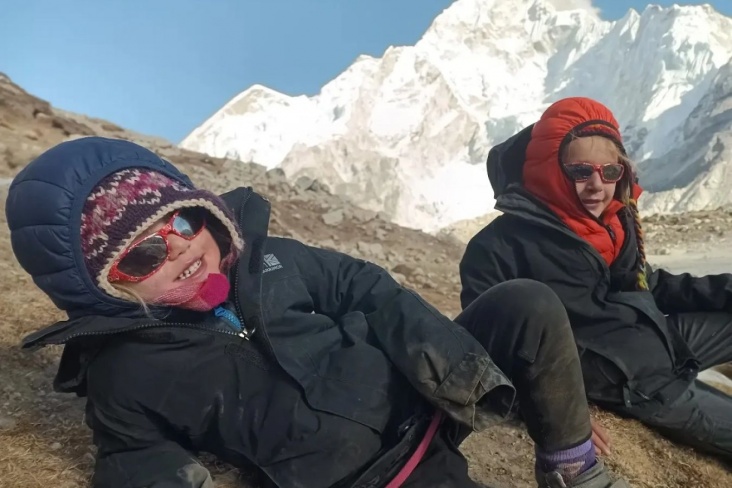 Саша и Зара на Эвересте