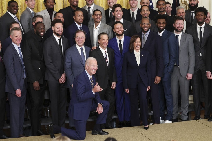 Президент США Джо Байден принял чемпионов НБА