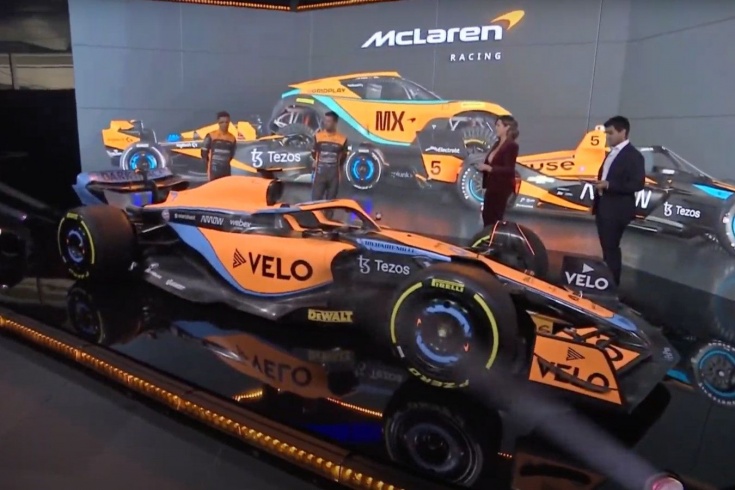 «Макларен» MCL36