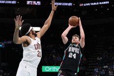 В НБА устроили нелепую погоню за «трёшками»